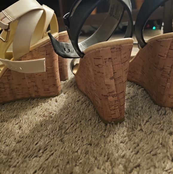 2 pairs size 9 6 inch platform sandals - Picture 5 of 5